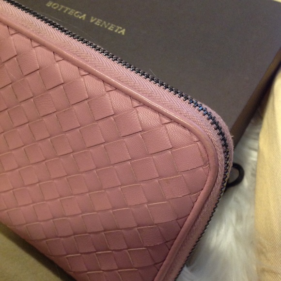 BOTTEGA VENETA ZIP-AROUND WALLET - Picture 10 of 11